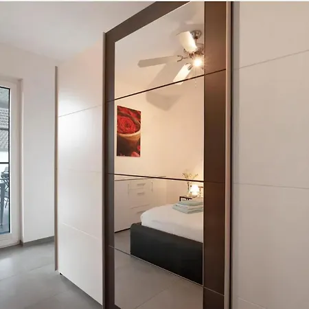 Grosszuegige Mit Terrasse Daire