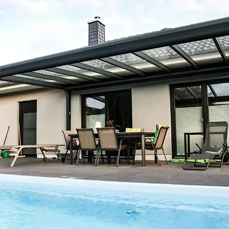 Grosszuegige Mit Terrasse Lägenhet *