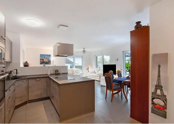 Großzügige Mit Terrasse Apartment Oberbrechen